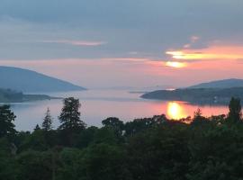 Loch Broom Cabins Seaviews& Petfriendly，位于Leckmelm的乡村别墅