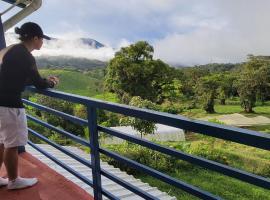 Casa Volcano Panoramic View，位于Vara Blanca拉帕兹瀑布附近的酒店