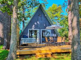 Cozy Toledo Bend A-Frame with Waterfront Views!，位于Burkeville的度假屋