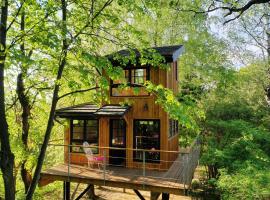 Węgiełek Treehouse，位于卡齐米日-多尔尼的木屋