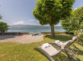 Chalet de charme avec Ponton privé et Accès direct au lac, 4ch 8 pers, Exclusivité LLA Selections by Location lac Annecy，位于维里尔·杜·拉克的酒店