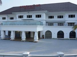 DREAMLAND RESIDENCY，位于Pāmbādi的酒店