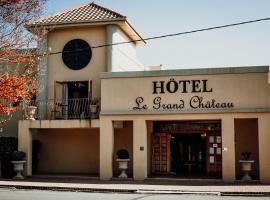 Le Grand Chateau，位于帕雷斯的酒店