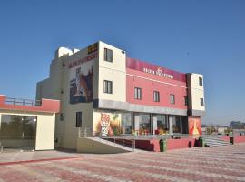 Golden Tiger Resort, Sariska Highway, Jaipur, Rajasthan，位于Bhābhru的酒店