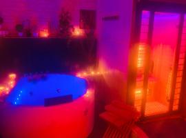 La Romance jacuzzi sauna jardin au calme，位于尼奥尔的乡村别墅