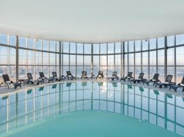 欧洲之星绿洲广场酒店，位于菲盖拉-达福什的带泳池的酒店