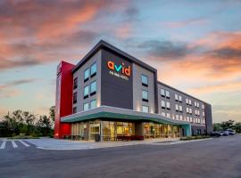 avid hotels Milwaukee West - Waukesha, an IHG Hotel，位于Pewaukee的酒店