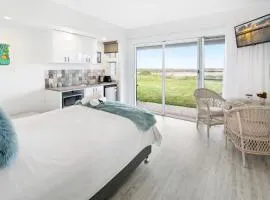 Studio on Morgo over looking the ocean and rivers