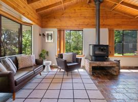 Bendalong - Rural Retreat, Short Drive to CBD，位于奥兰治的酒店