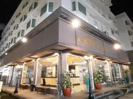 City Plaza Nana Hotel