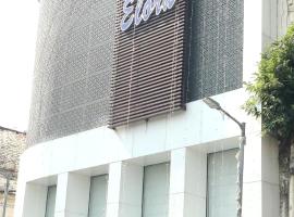 Elora Lords Eco Inn , Lucknow，位于勒克瑙KD辛格体育场附近的酒店