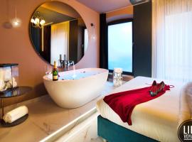 LIFE VOYAGE & SPA - Strasbourg's City Center Luxury Experience，位于斯特拉斯堡的酒店