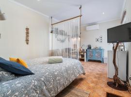 Sunset Room - Hiking & Beach，位于奥德赛克斯的酒店