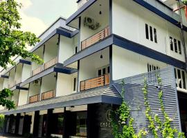 Emperor-Hotel Rachana Continental Pvt Ltd，位于Kizhake Chālakudi的酒店