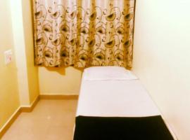 Hotel Apoorva Arcade, Yellapur，位于Tumkūr的酒店