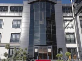 ES TERMAL OTEL&SPA，位于Derekoy的酒店