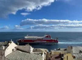 CASA GUASCO superbe duplex au cœur de la Citadelle, vue à 360