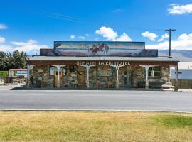 Strath Taieri Hotel - 3，位于Middlemarch的酒店