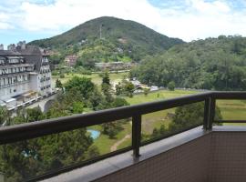 Apartamento Inteiro com Vista do Lago Quitandinha，位于彼得罗波利斯奎丹尼哈宫殿附近的酒店