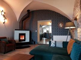 L'INATTENDU Vue imprenable,clim,parking avec borne de recharge, m&eacute;nage inclus，位于Montaigu的高尔夫酒店