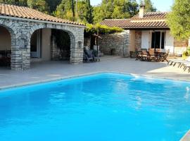 Villa L'Opaline 10 pers Piscine privée Chauffée Animaux admis Wifi，位于萨拉瓦的酒店
