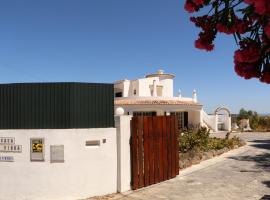 Relaxing Casa da Vinha carvoeiro, Algarve，位于珀彻斯的度假屋
