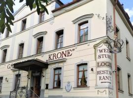 Hotel-Restaurant-Krone，位于巴特布吕克瑙的带停车场的酒店