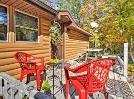 Cozy Retreat with Fire Pit Less Than 1 Mi to Mille Lacs Lake，位于Vineland的度假屋