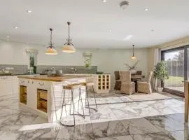 Spacious Farmhouse Near Thetford Forest