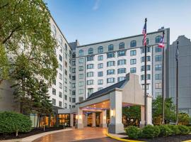 Sheraton Suites Columbus Worthington，位于哥伦布Ohio State University - OSU附近的酒店