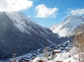 Chalet Les Clarines by Interhome