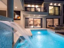 Luxury villa with pool and jacuzzi
