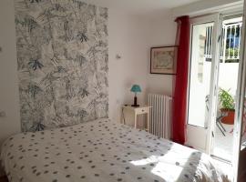 Appartement rénové et cosy au calme，位于鲁瓦扬鲁瓦扬火车站附近的酒店