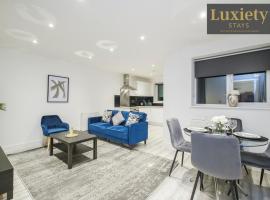City Centre - Modern Apartment - by Luxiety Stays Serviced Accommodation Southend on Sea -，位于滨海绍森德冒险岛附近的酒店