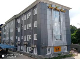East View Hotels and Apartments，位于Nkpologwu的酒店