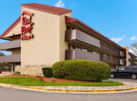 Red Roof Inn PLUS+ Chicago - Northbrook/Deerfield，位于迪尔菲尔德拉维尼亚音乐节附近的酒店