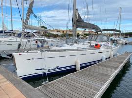 Voilier h&eacute;bergement atypique & Navigation，位于阿格德角的船屋