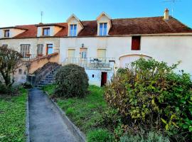 Le 3 Rue de Fontenay，位于Marmagne的酒店