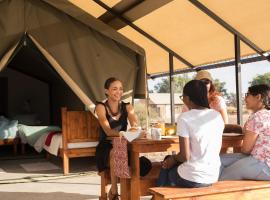 Namib Desert Camping2Go，位于索利泰尔沃特韦德四驱车道附近的酒店