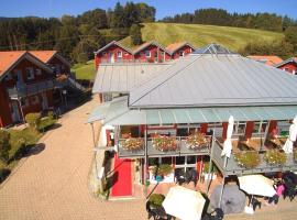 Village Hotel Bayerischer Wald，位于Neukirchen的酒店