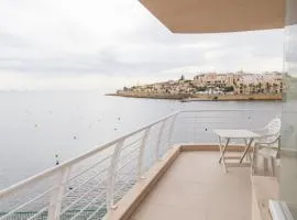 Riviera Holiday Apartments - Seafront - Wifi