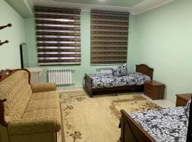 Hotel NIGORA，位于Chirchiq的酒店