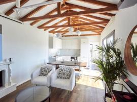 Trie Vineyard Cottage，位于格雷韦纳的带停车场的酒店