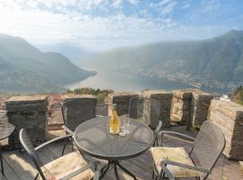 Villa Torre di Palanzo with Magnificent View by Rent All Como，位于法杰托拉廖的酒店