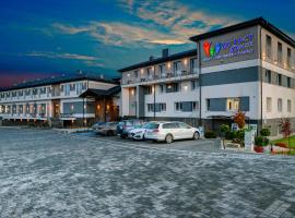 Hotel Wiki Sanok Events & Bowling，位于萨诺克的宠物友好酒店