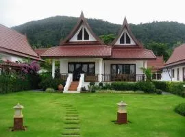 Lotus 2 Bedroom Beachfront Villa with private pool