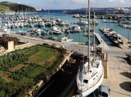 Mgarr Waterfront Cosy Apartment 2 by Ghajnsielem Gozo，位于Mġarr的酒店