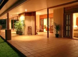 萨密特雨林山林小屋