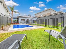 5 Simms - Echuca Holiday Homes，位于莫阿马的酒店