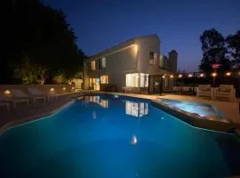OCLuxeBnB Private Resort Living Minutes from Beach